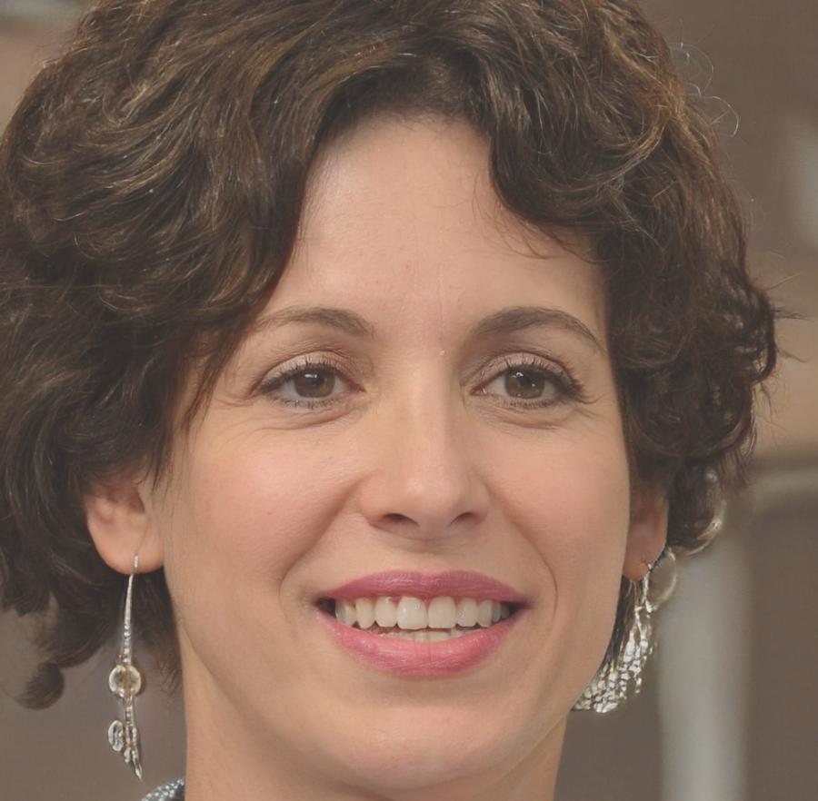 Sarah Thompson, Budget Strategy Consultant